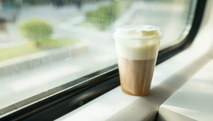 秋天的第一杯奶茶什么意思