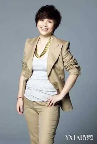 龙丹妮李维嘉结婚照疑似曝光 揭嘉嫂资料