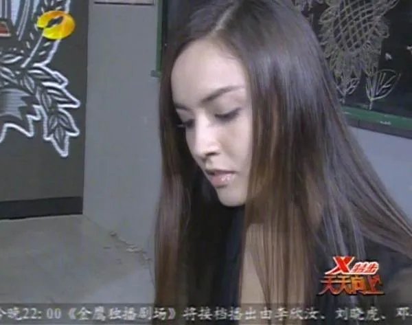 20100219天天向上里面弹钢琴的混血儿叫什么名字？