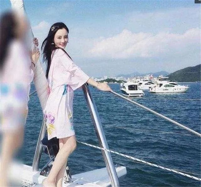 网传李小璐PGone跳同款舞，你怎么看？