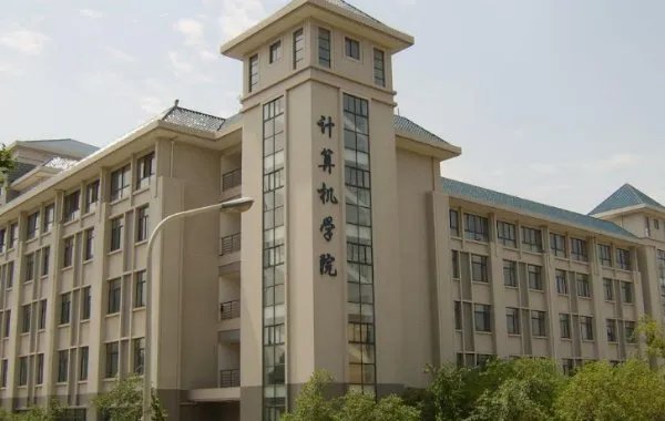北京5所高校确定开学时间，你认为现在应该开学吗？