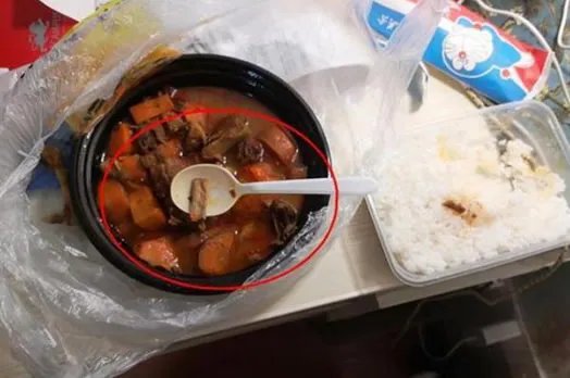 男子外卖吃出烟头什么情况:真相详情这事该怎么办