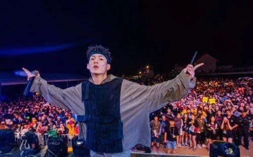 被列入黑名单的48名主播都有哪些知名人物呢?