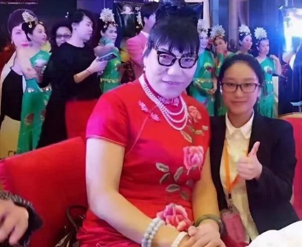 53岁女篮巨人郑海霞近况:双腿变形无子女陪伴,为何丈夫去向成谜?