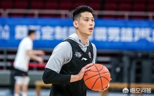 苏群表示:林书豪本人愿意被归化,但还需要家人同意。你认为最终林书豪会被归化吗?