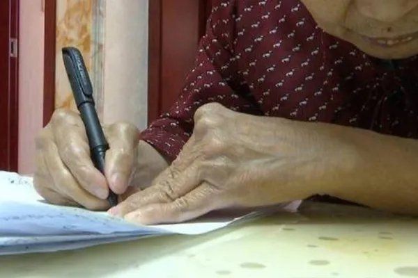 盲人练一年字才办成离婚?这不是为难人吗?