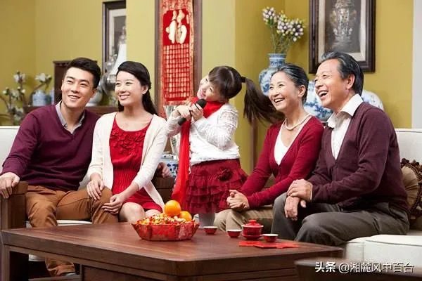 女儿和女婿吵架后回娘家父母要怎么做,给女儿讨公道