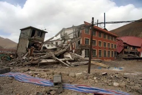 汶川地震深度多少千米