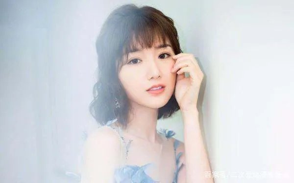 两人同时被《甄嬛传》捧红,毛晓彤火的一塌糊涂,为何崔漫莉无戏可拍?