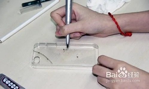 手机壳贴钻还能这样DIY 你不知道吧