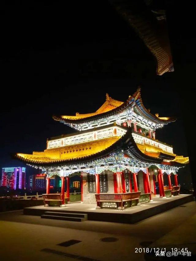 到了夜晚,兰州哪个建筑物吸引你?