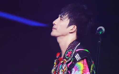 大张伟一直保持很欢快的歌曲,是因为他擅长还是因为性格?