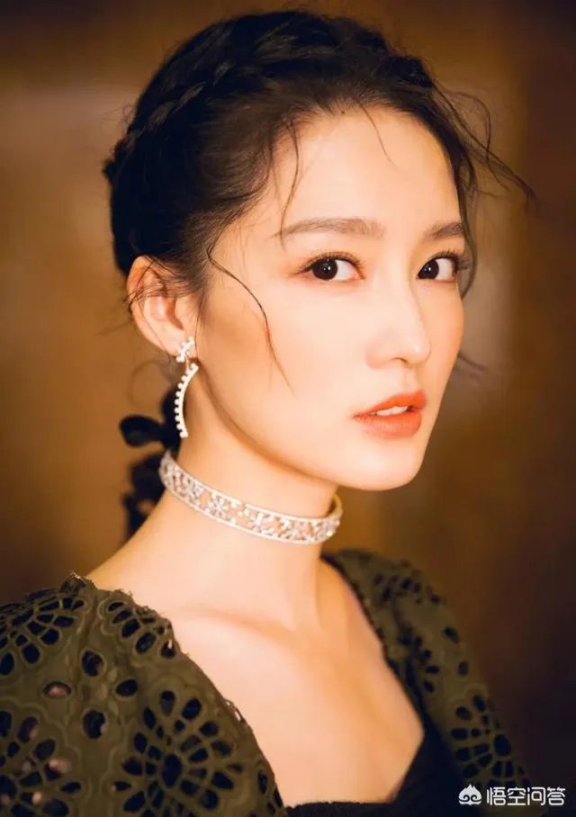 猫腻当着李沁的面说《庆余年》林婉儿原型是另一位女星惹李沁粉丝不满,你怎么看?