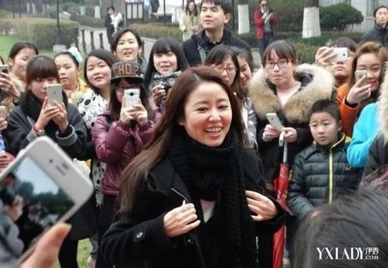 传林心如领证比李东学大好几岁(组图)