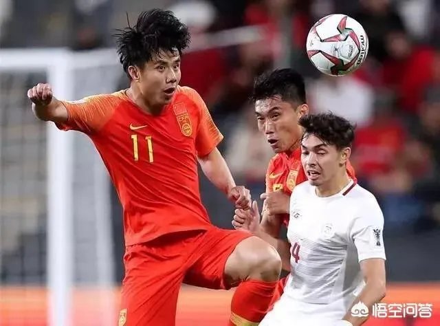 于大宝进球后,为什么菲律宾队员向裁判举手示意?中国队有人手球了吗?