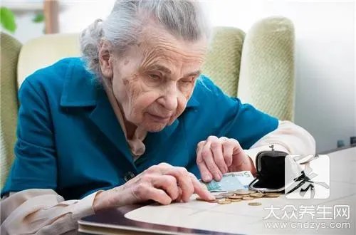 吃什么可以预防老年斑形成？