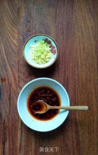 凉拌黄花菜