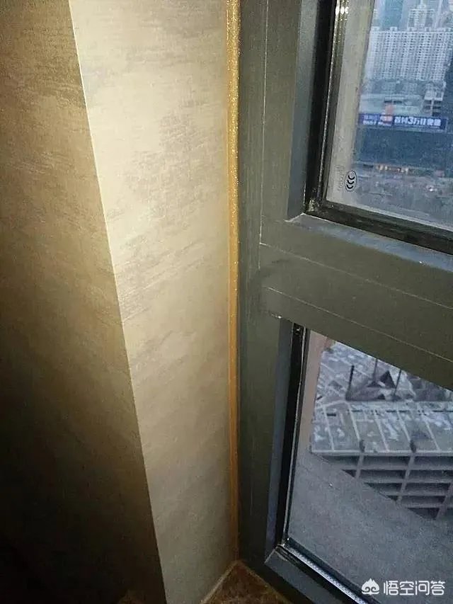 浅灰色背景墙用什么颜色的美缝剂好看?