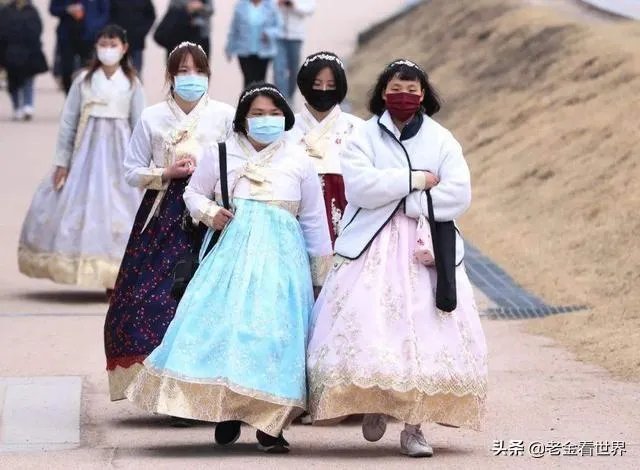 韩国新冠定点医院16名护士辞职，理由是没时间看孩子，你怎么看这事？