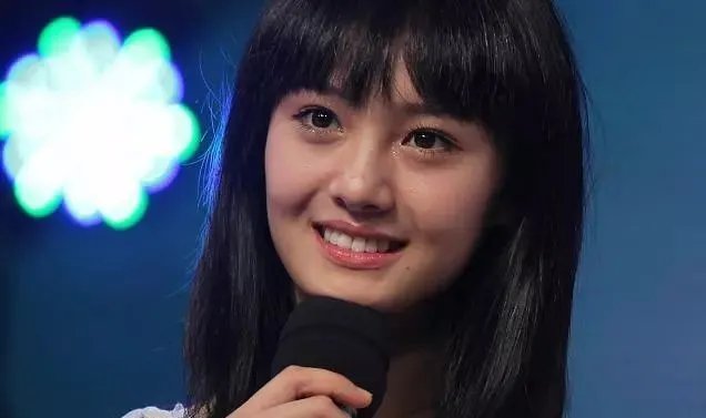 在大家的印象中,除了杨超越吸烟以外,还有哪些女明星吸烟?