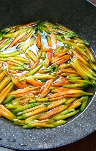 凉拌黄花菜