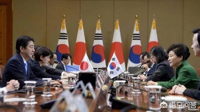 韩国政府宣布决定解散慰安妇财团,这对韩日关系有何重大影响?