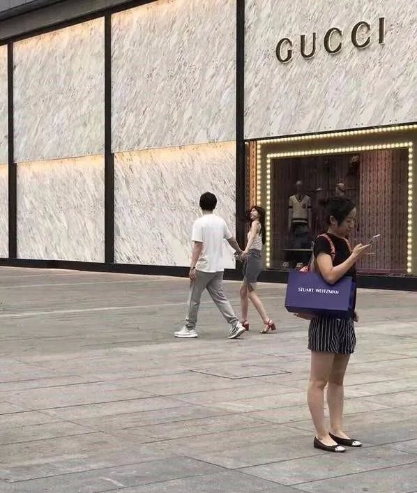 王思聪与豆得儿恋爱逛街是怎么回事?