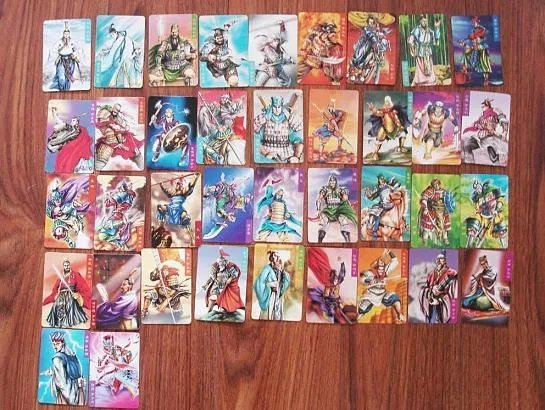小浣熊干脆面和小虎队干脆面都出过什么系列的卡片，致敬80后？