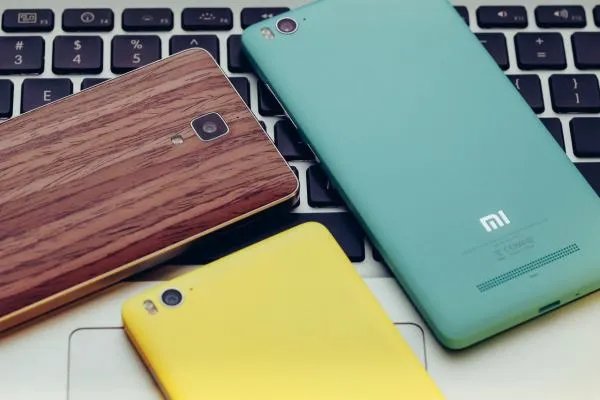 华为、小米本是国内品牌，为什么小米不怼国外品牌，而总是怼华为？