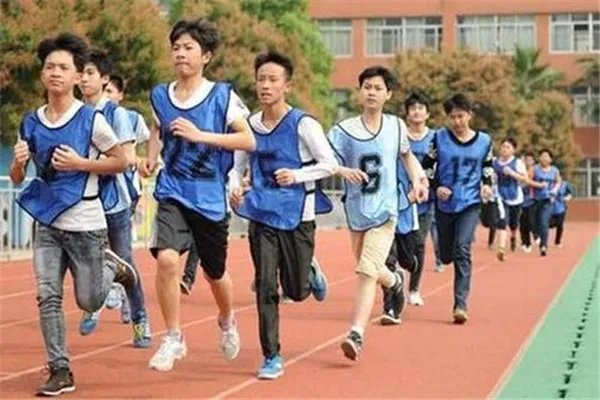 中考体育将达到和语数外同分值水平,这公平吗?
