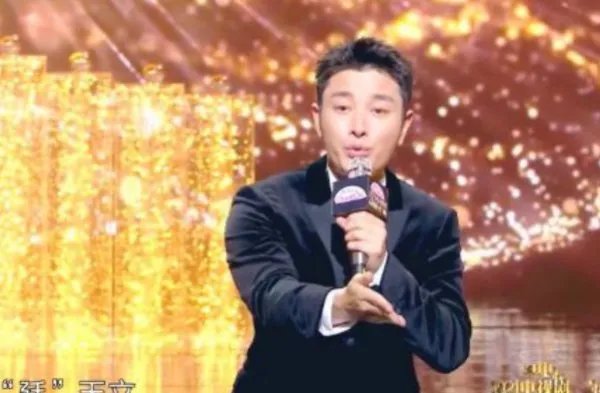 贾乃亮调侃了半个演艺圈,贾乃亮不做主持人是不是有点可惜?
