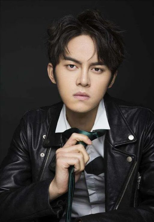 和谢娜同姓的艺人谢彬彬是何许人也,他有哪些个作品?