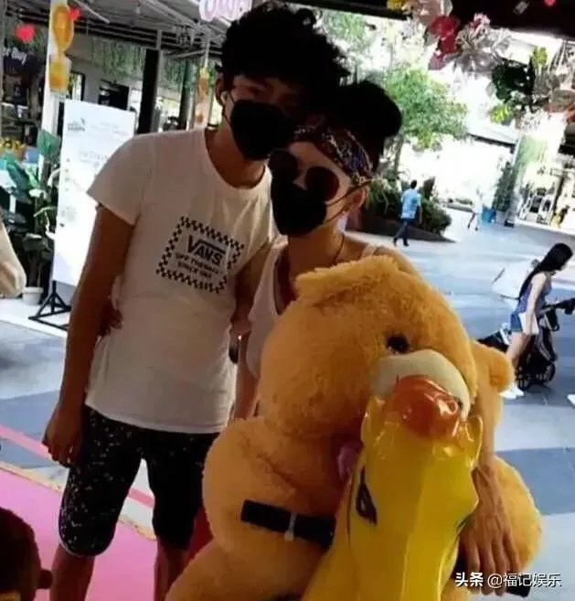 张柏芝大儿子迎来13岁生日,张柏芝晒出合照,对此你怎么看?