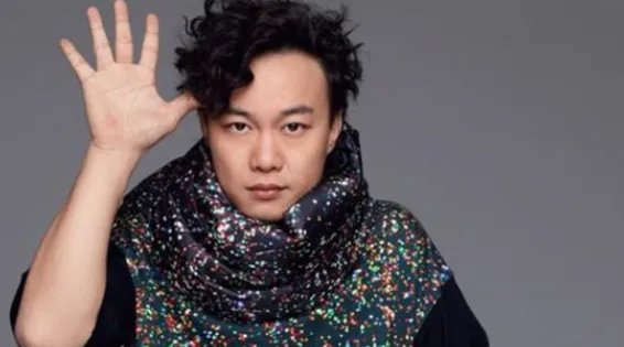 陈奕迅变得很穷了吗?他那些年挣的钱还够开支吗?