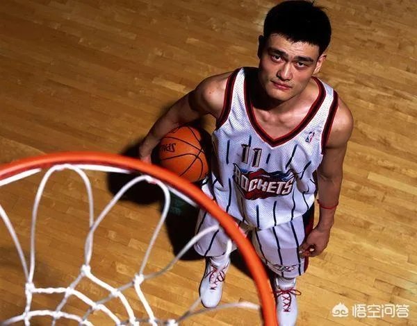 你觉得NBA球星和姚明一起合影会是什么效果?