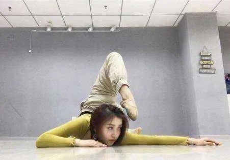 姜贞羽连续两次缺席录制,为何仍不退赛?