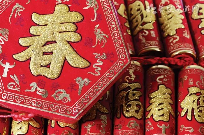 泡了七八年的人参竟然长了叶子,还开了花?