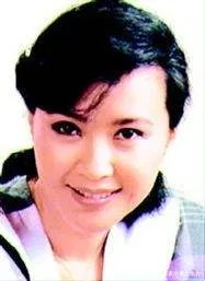 女演员方舒与屠洪刚离婚后,独自养育两个女儿,现在怎么样了?