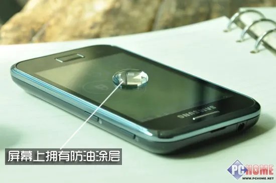 外观:3.6吋电容屏、防油涂层
