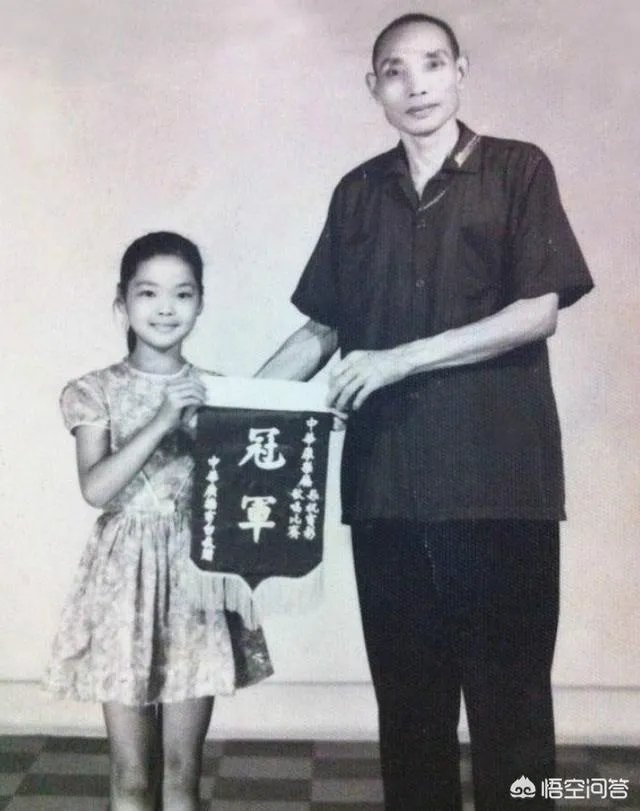 邓丽君为什么在那个年代那么红?