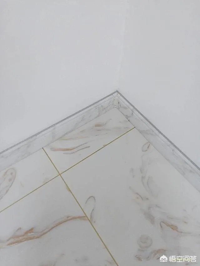 浅灰色背景墙用什么颜色的美缝剂好看?