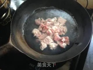 红萝卜炖排骨
