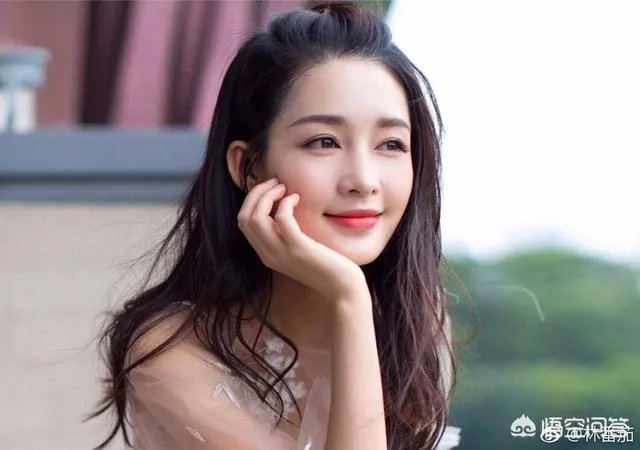 猫腻当着李沁的面说《庆余年》林婉儿原型是另一位女星惹李沁粉丝不满,你怎么看?