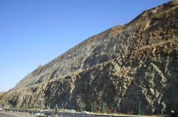 285名驴友突遇山洪,山区很有可能发生,山洪、滑坡、泥石流灾害,山洪来了怎么办?