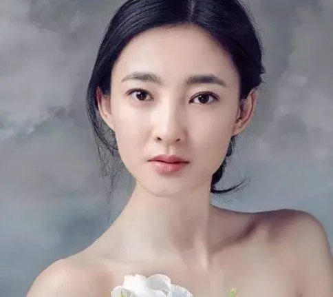 王丽坤仗势欺人被吐槽,她有何资格如此嚣张?
