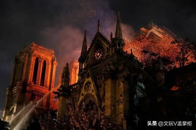 巴黎圣母院听说开始全球捐款？作为一名中国人你会捐款吗？