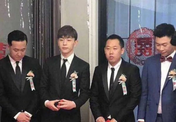 邓伦曾是蔡琳高梓淇伴郎,热衷于做伴娘和伴郎的明星有哪些?