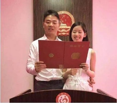 章泽天狂删微博,你分手后会删微博/朋友圈吗?