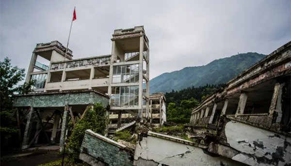 墨西哥发生7.7级地震，地震是什么引起的？