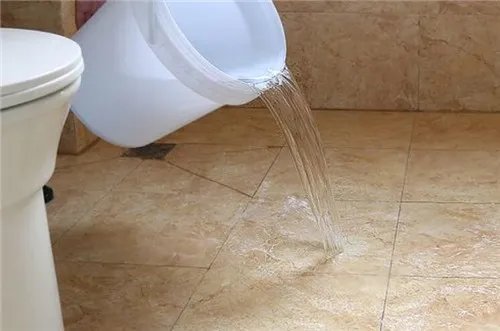 卫生间漏水免砸砖防水真的管用吗